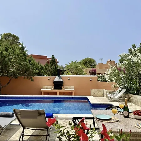 Сasa de vacaciones With Pool Calo Den Real